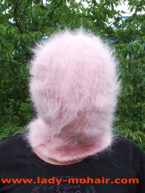 mohair_balaclava_close_rose_brushed
