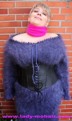 mohair_dress_lila_korsage_12
